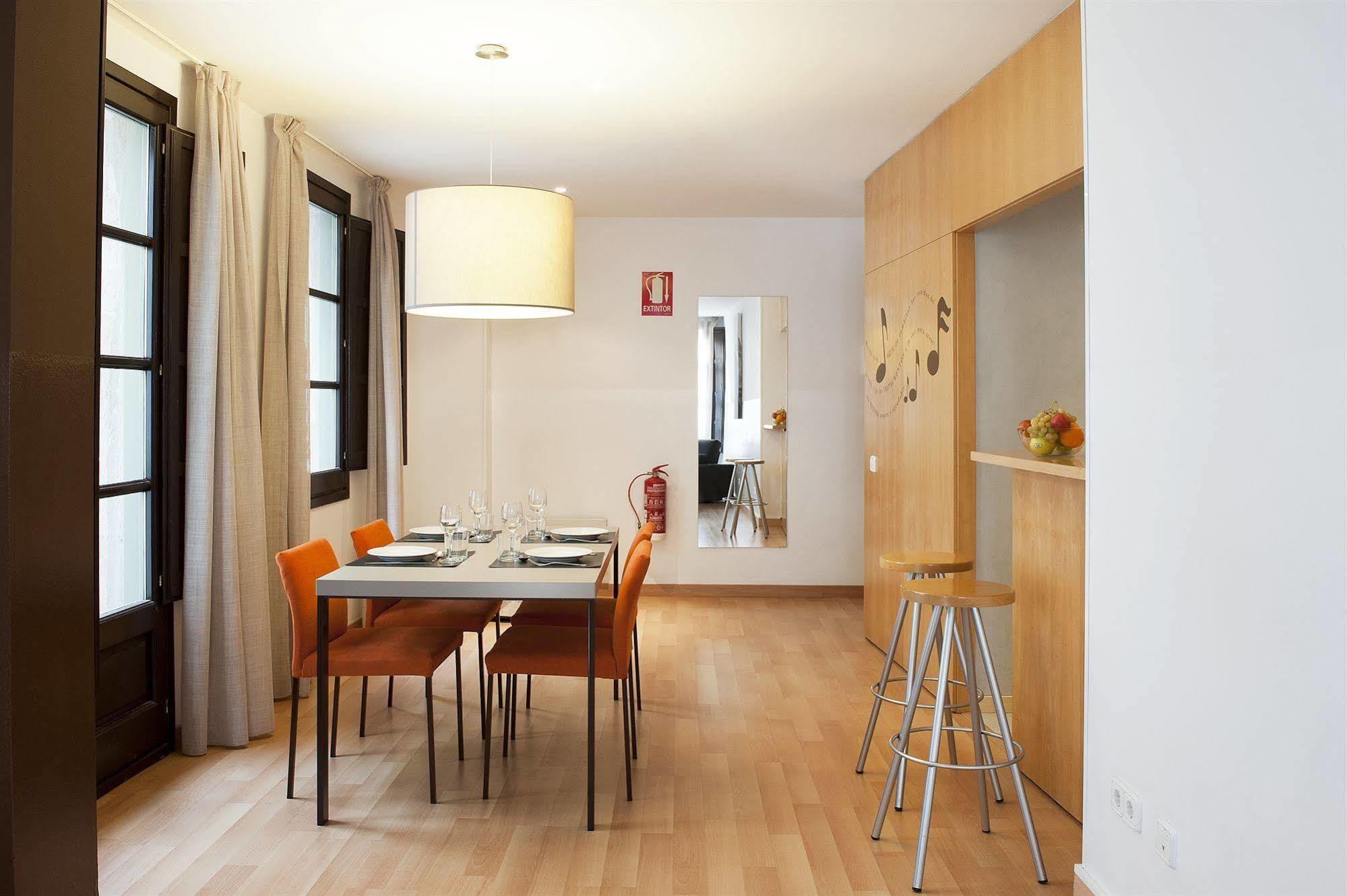 Aspasios Plaza Real Apartments Barcelona Exterior foto